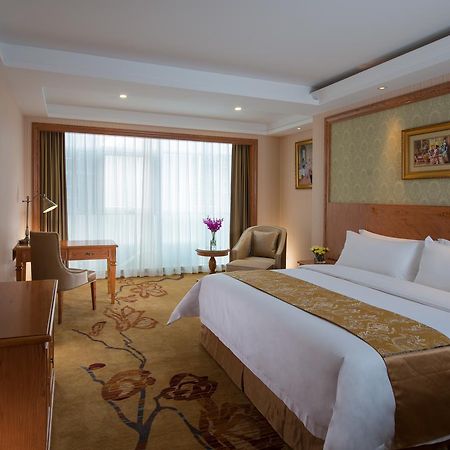 Vienna Hotel - Da Ju Yuan Branch Шэньчжэнь Экстерьер фото